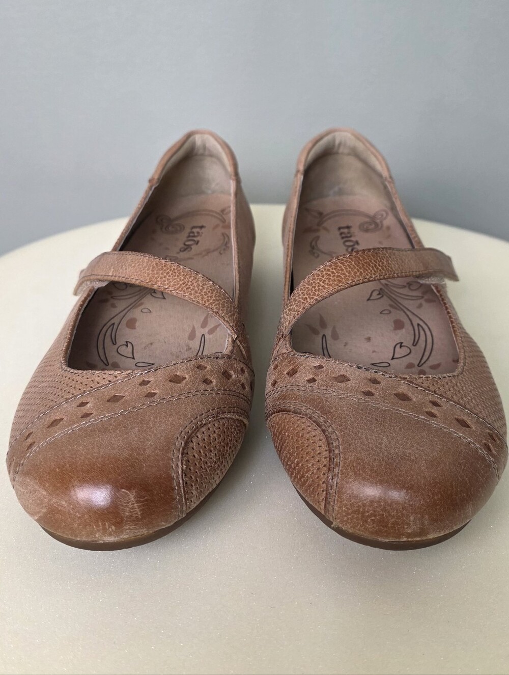 Taos Boho Scamp Perforated Leather Mary Jane Flats - Tan - Size 7.5 - Like New! - Picture 7 of 17